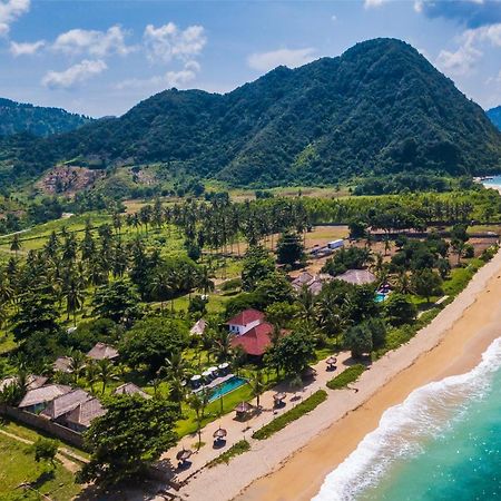 Segara Lombok Beach Resort Селонг-Беланак Экстерьер фото